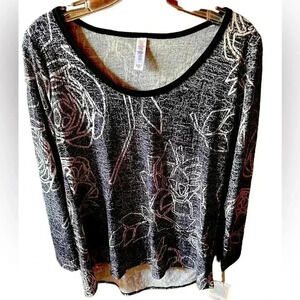 Lularoe XS Lynnae long sleeve black & white roses .Antique crackle finish. NWT.
